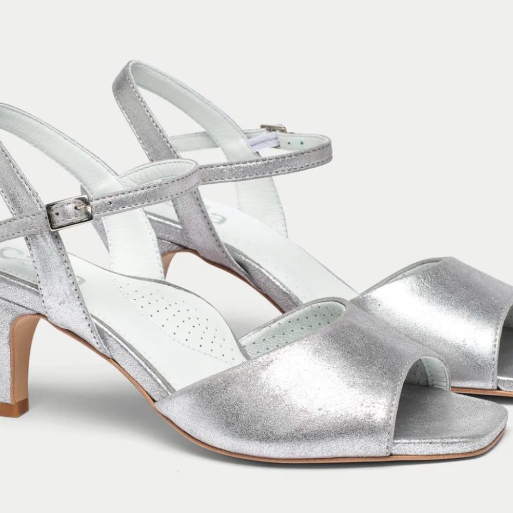Calla Silver Leather Hells